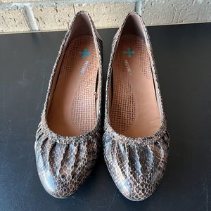 Beartraps Posture+ Norma Snakeskin Brown Shoes Wedge Size 8M Flats Casual